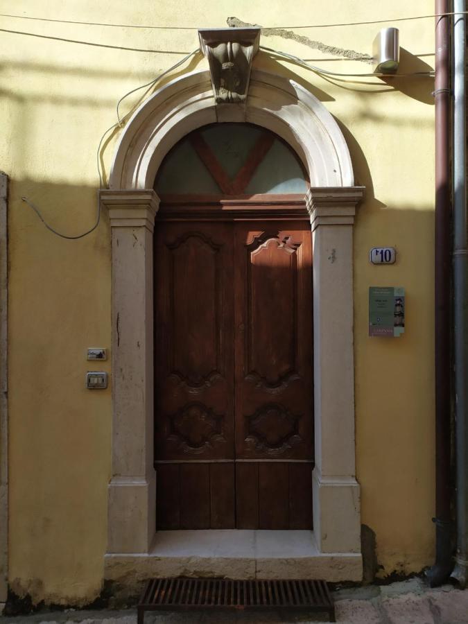 Stanze Don Gesualdo Alloggio Turistico Taurasi Exterior foto